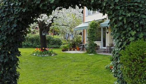 Apartment with Garden View