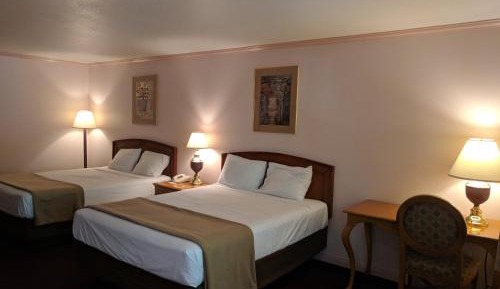 Deluxe Queen Room with Two Queen Beds - Non Pet Friendly