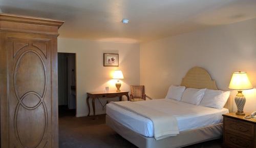 Standard King Room - Non Pet Friendly