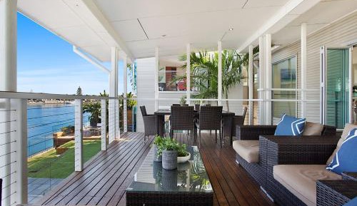 Seven-Bedroom Holiday Home