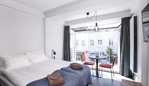 Studio Apartment with One Double Bed
