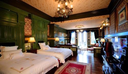 Deluxe Quadruple Room