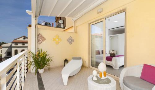 Deluxe Double Room with Terrace