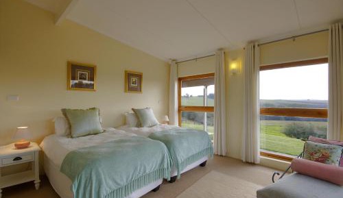 Two-Bedroom Cottage - 1
