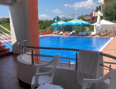 Two-Bedroom Apartment with Partial Sea View (6 Adults)