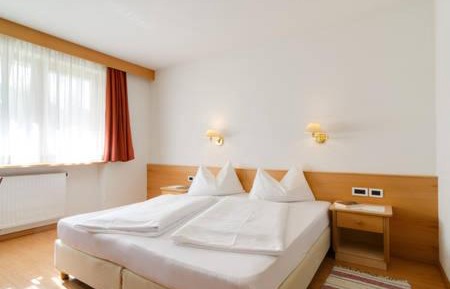 Deluxe Double Room with Shower