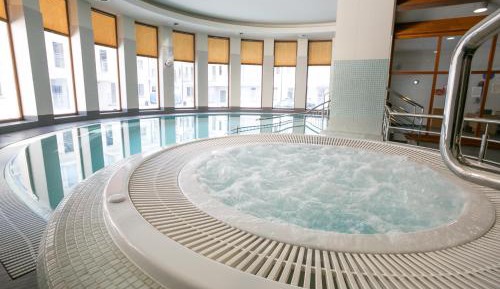 Luxury One-Bedroom Apartment