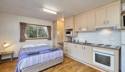 Superior Queen Cabin
