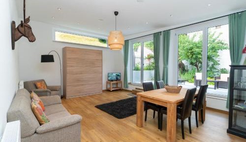 Apartment with Garden View