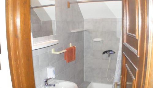 Two-Bedroom Apartment (5 Adults)