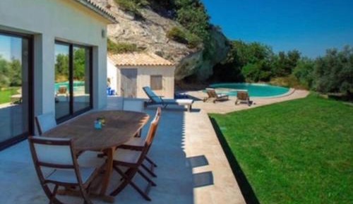 Villa with Garden View