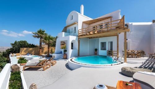 Summer Lovers Villa with Hot Tub, Private Pool & Spa with Caldera View