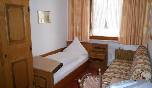 Single Room with Private Bathroom