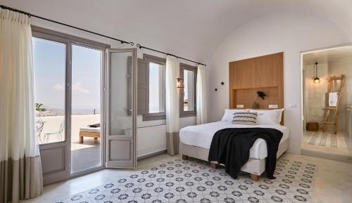Deluxe Suite with Outdoor Hot Tub & Panoramic Island View