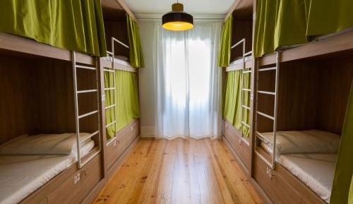 Bed in 8-Bed Mixed Dormitory Room
