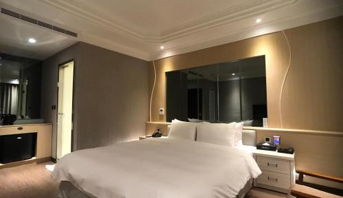 Standard Double Suite