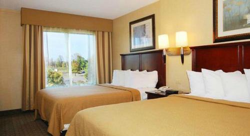 Queen Room with Two Queen Beds - Non-Smoking