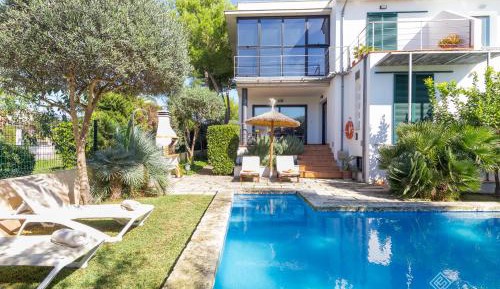 Villa with Private Pool