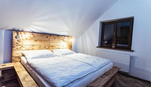 One-Bedroom Deluxe Apartment