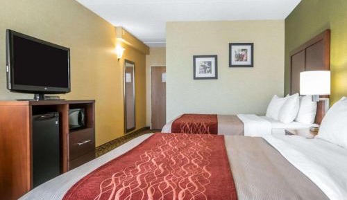 Queen Room with Two Queen Beds- Non-Smoking