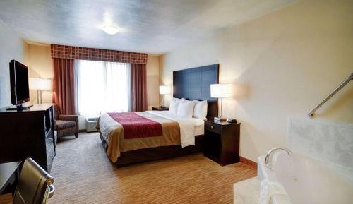 King Suite with Whirlpool - Non-Smoking