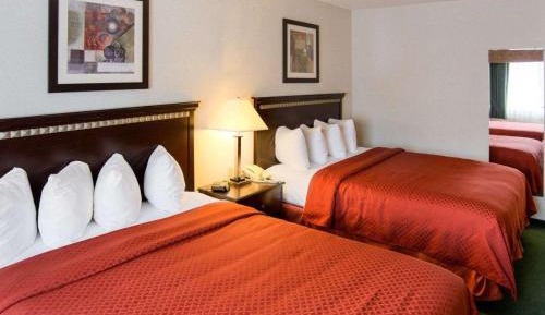 Queen Room with Two Queen Beds - Non-Smoking