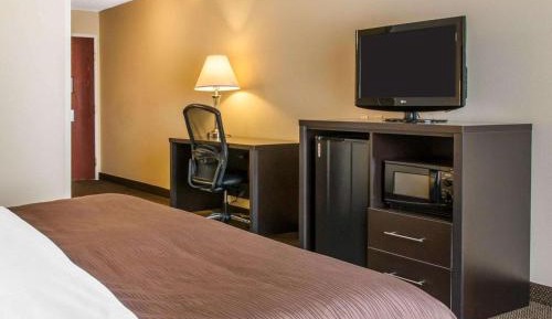 Standard King Room with Tub - Accessible/Non-Smoking