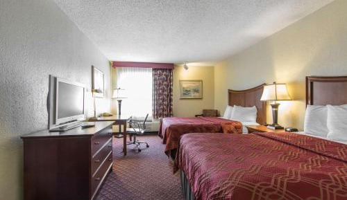 Queen Room with Two Queen Beds - Non-Smoking