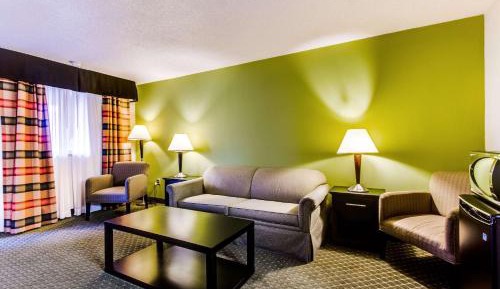 Suite with Two Double Beds- Non- Smoking