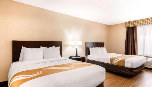 One-Bedroom Queen Suite with Sofa Bed - Non-Smoking