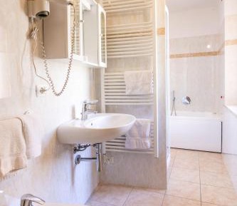 Double Room with Spa Bath