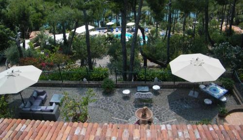Standard Triple Room with Sea View