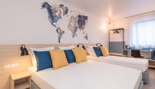Standard Room 1 Double 1 Single Beds, 24 Sqm, Free Wifi, Flat Screen Tv, Bath