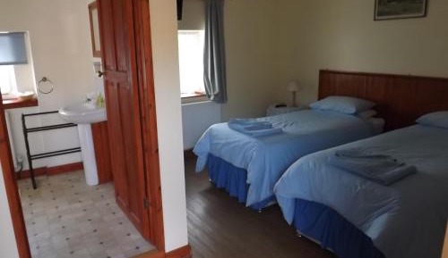 Twin Room with Shower
