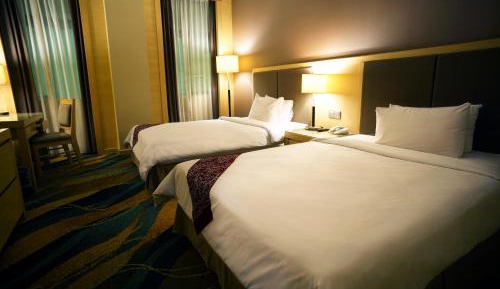 Standard Twin Room - No Outside View 