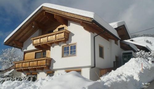 Four-Bedroom Apartment with Terrace