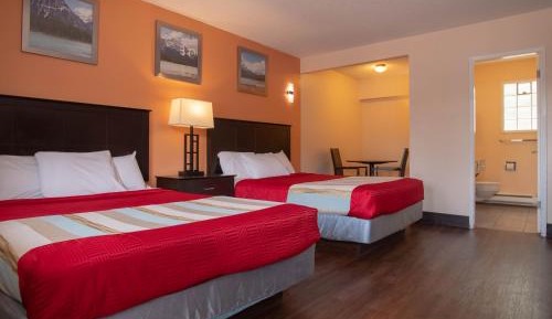 Queen Room with Two Queen Beds - Non-Smoking