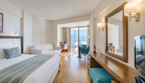 Junior Suite With Private Outdoor Hot Tub