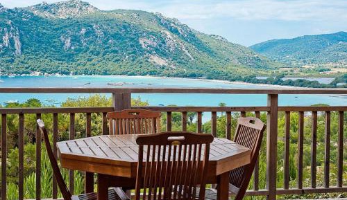 One-Bedroom Villa with terrace and sea view (4 Adults)