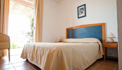 Superior Two-Bedroom Villa with terrace and sea view (6 Adults)