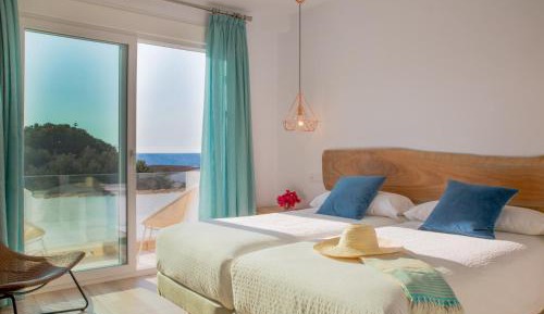 Superior Double Room with Balcony and Sea View