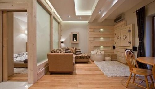 Apartment with Mountain View