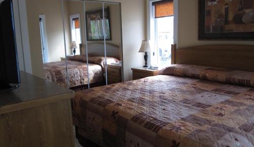 Deluxe One-Bedroom Suite