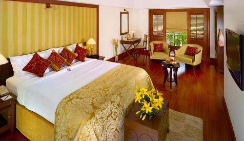 Studio Suite - One Bedroom Suite with Kitchen