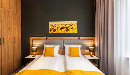 Deluxe Apartment with Shower and Bathtub