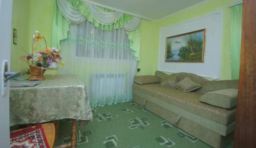 Deluxe Room (2 Adults + 1 Child)