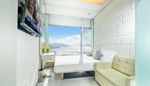 iBusiness Premier Family Room