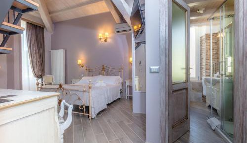 Quadruple Room with Private Bathroom