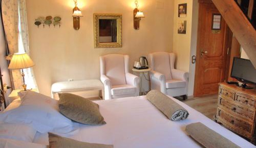 Family Room (2 Adults + 1 Child)