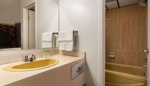 Double Room - Non-Smoking 